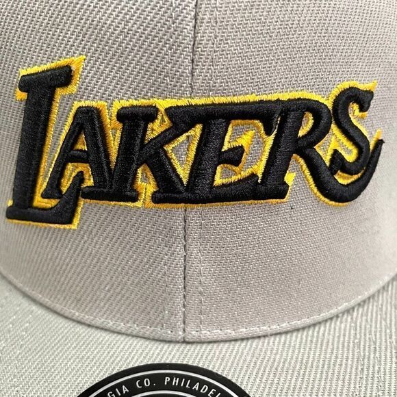 Mitchell & Ness Los Angeles Lakers 50th Anniversary Gray Fitted Hat size 7 1/4 - Picture 2 of 11